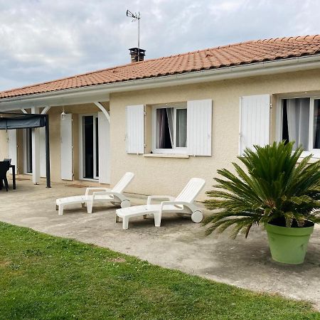 Maison Familiale Avec Jardin De 1500M2 Saint-Genes-de-Fronsac エクステリア 写真