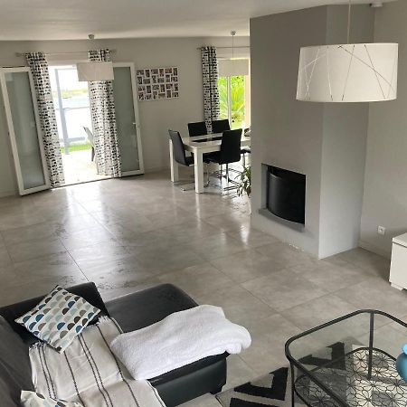 Maison Familiale Avec Jardin De 1500M2 Saint-Genes-de-Fronsac エクステリア 写真