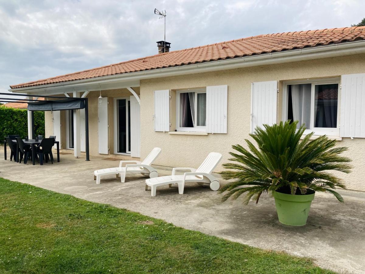 Maison Familiale Avec Jardin De 1500M2 Saint-Genes-de-Fronsac エクステリア 写真