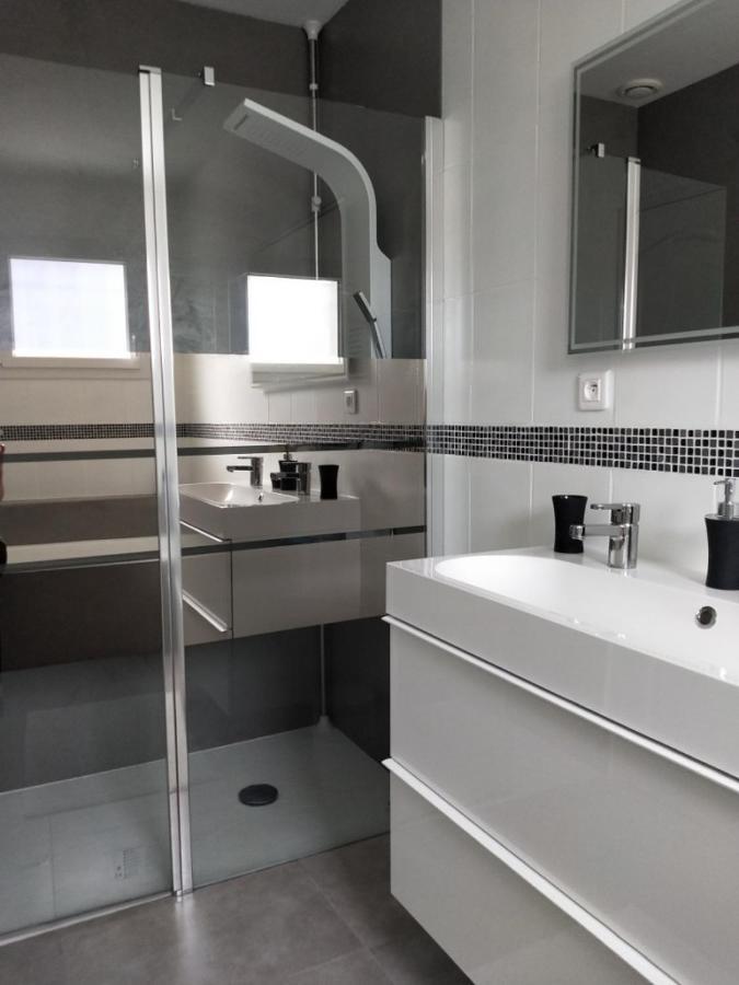 Maison Familiale Avec Jardin De 1500M2 Saint-Genes-de-Fronsac エクステリア 写真