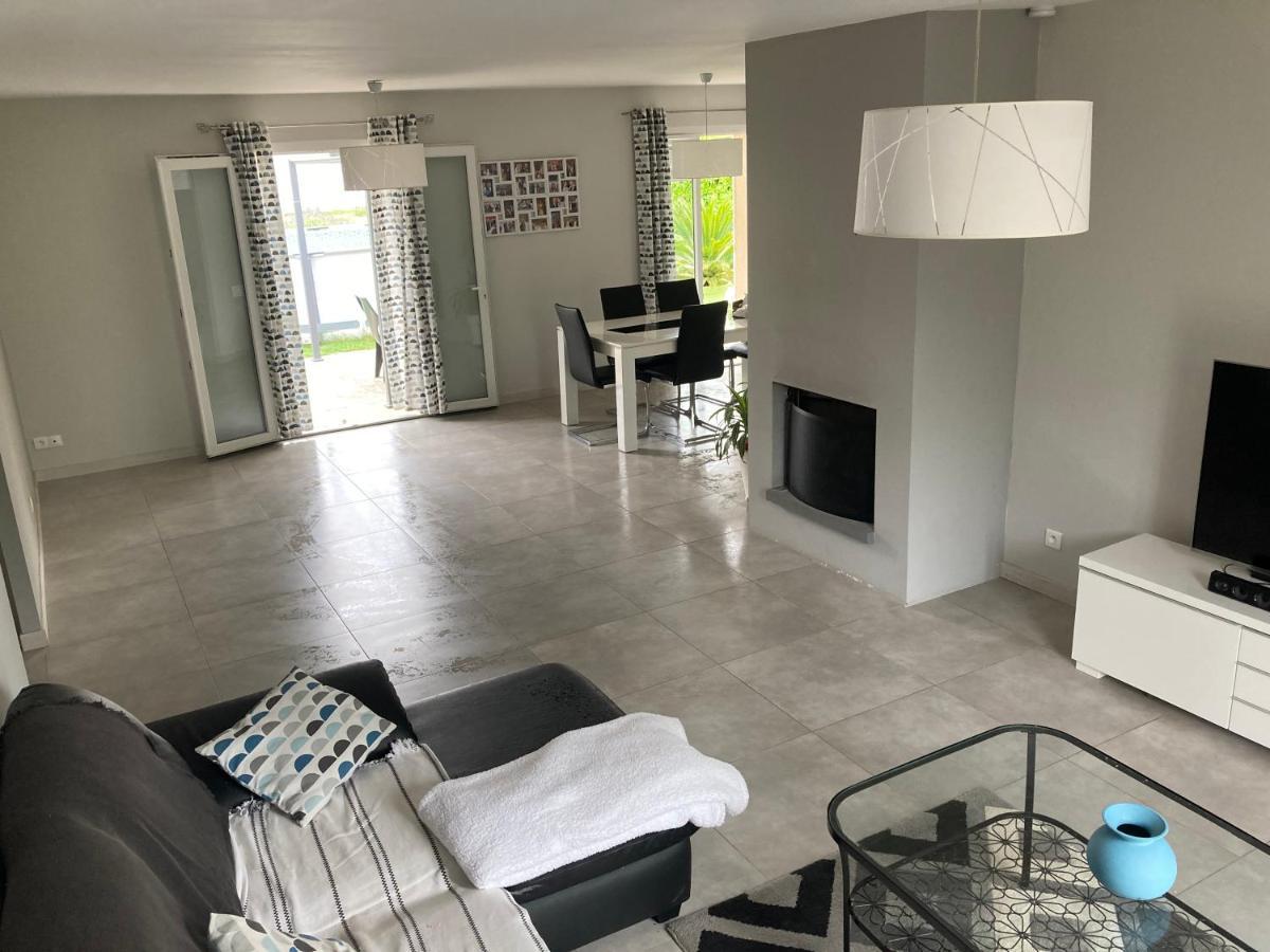 Maison Familiale Avec Jardin De 1500M2 Saint-Genes-de-Fronsac エクステリア 写真
