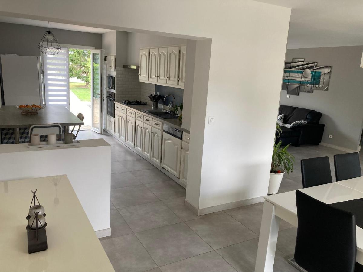 Maison Familiale Avec Jardin De 1500M2 Saint-Genes-de-Fronsac エクステリア 写真
